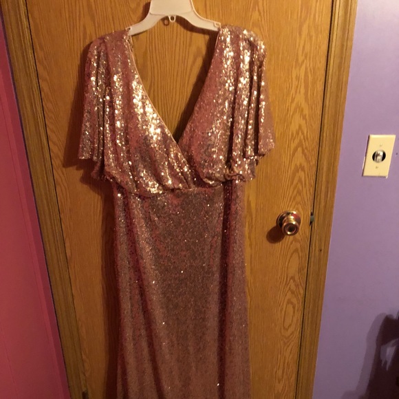 Rose gold bridesmaid dress - Picture 1 of 4
